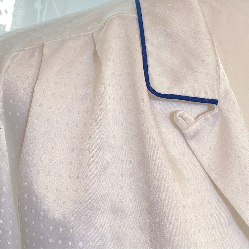 Vintage Christian Dior white satin collared long sleeve button up pajama PJ top - Picture 5 of 13